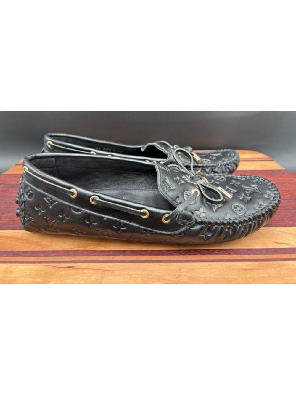 Louis Vuitton Women's Loafers Black Leather Flats Driving Shoes US-9 EU-41 EUC - Picture 6 of 10